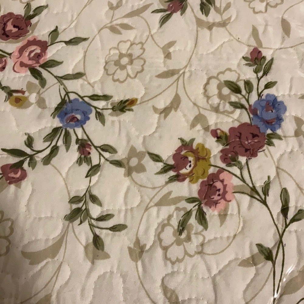 Hotel at home 3pc Quit mauve and blue flowers set King size include shams - Picture 4 of 4
